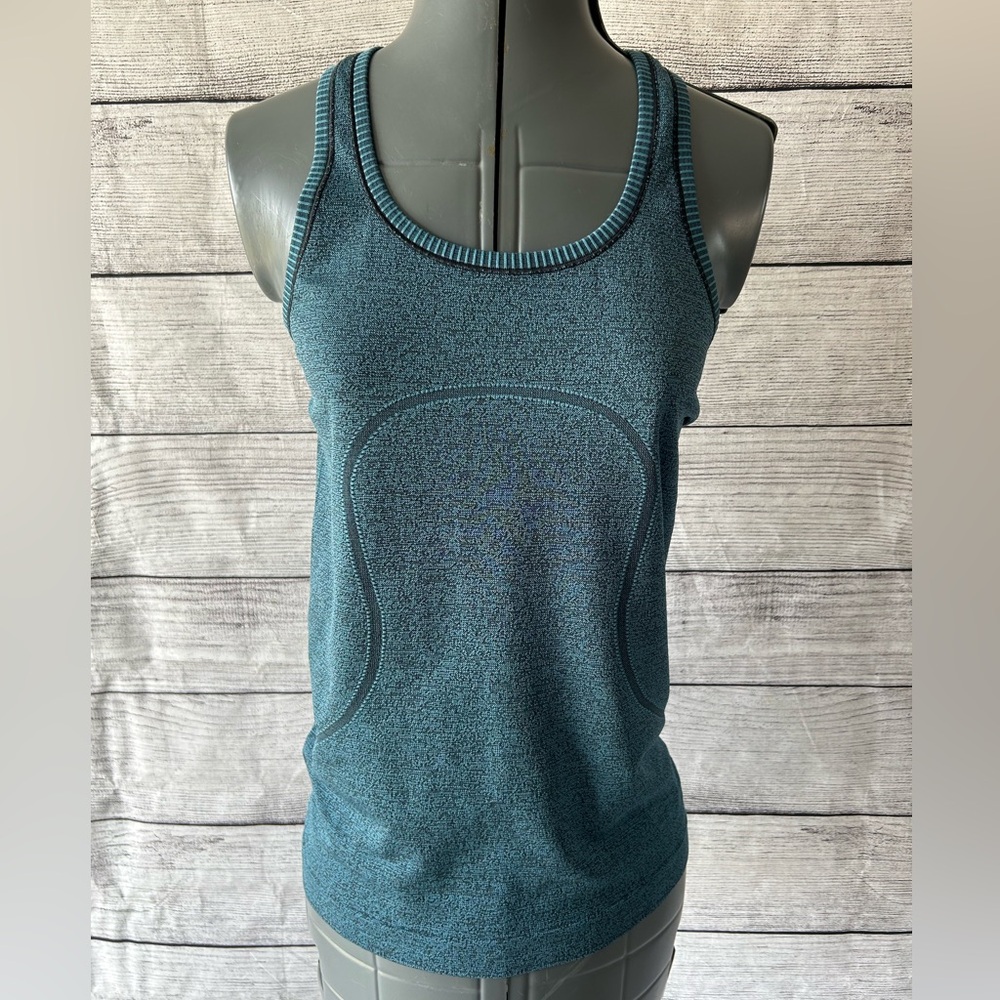 Lululemon Swiftly Tech blue tank